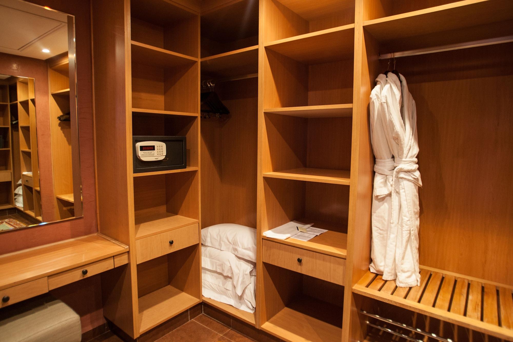Tikida Golf Palace Αγκαντίρ Εξωτερικό φωτογραφία A wardrobe