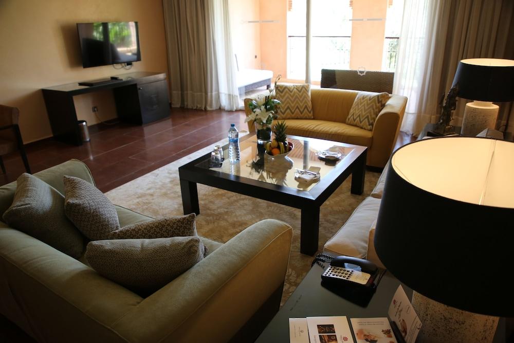 Tikida Golf Palace Αγκαντίρ Εξωτερικό φωτογραφία A living room in a suite at the Ritz-Carlton, Dubai