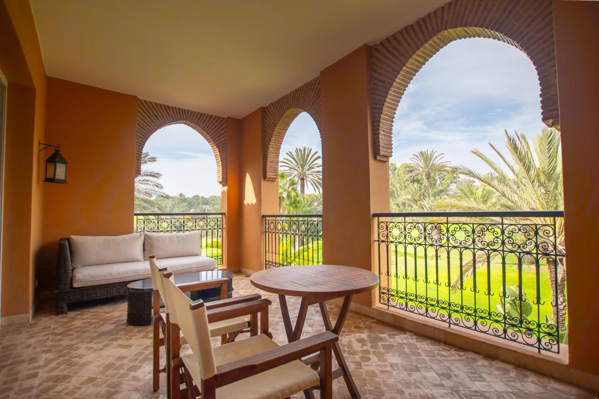 Tikida Golf Palace Αγκαντίρ Εξωτερικό φωτογραφία A balcony at the Royal Mirage Hotel