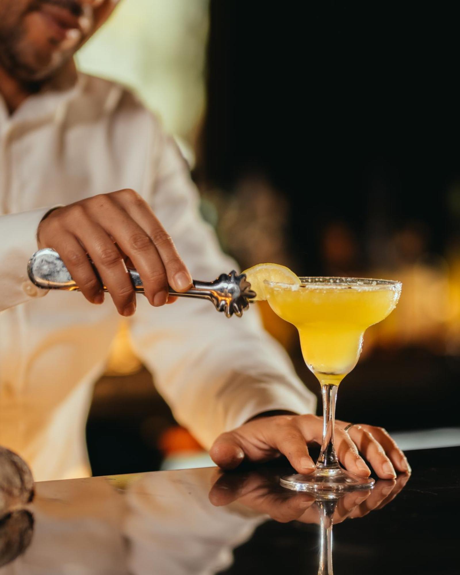 Tikida Golf Palace Αγκαντίρ Εξωτερικό φωτογραφία A margarita being garnished with a lime